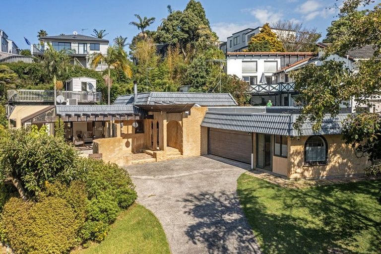 Photo of property in 4 Saddleback Rise, Murrays Bay, Auckland, 0630