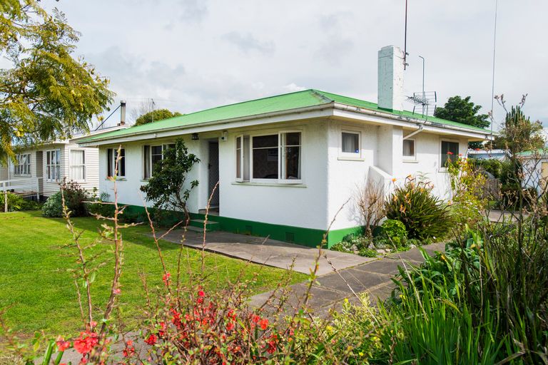 Photo of property in 215 Lytton Road, Elgin, Gisborne, 4010