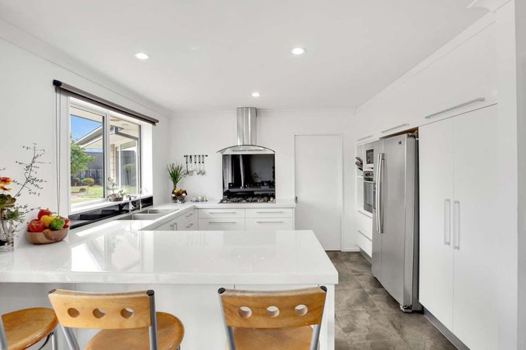 Photo of property in 15 Riverside Way, Amberley, 7410