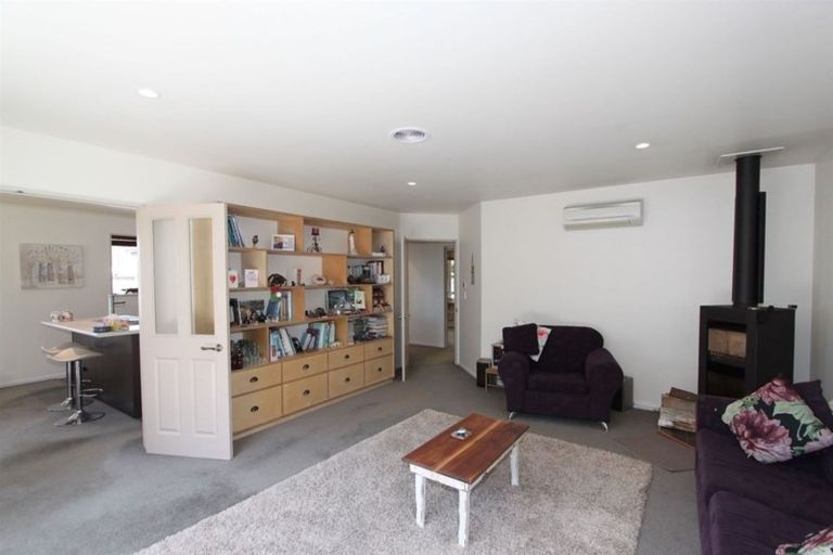 Photo of property in 6 Punga Lane, Parklands, Christchurch, 8083