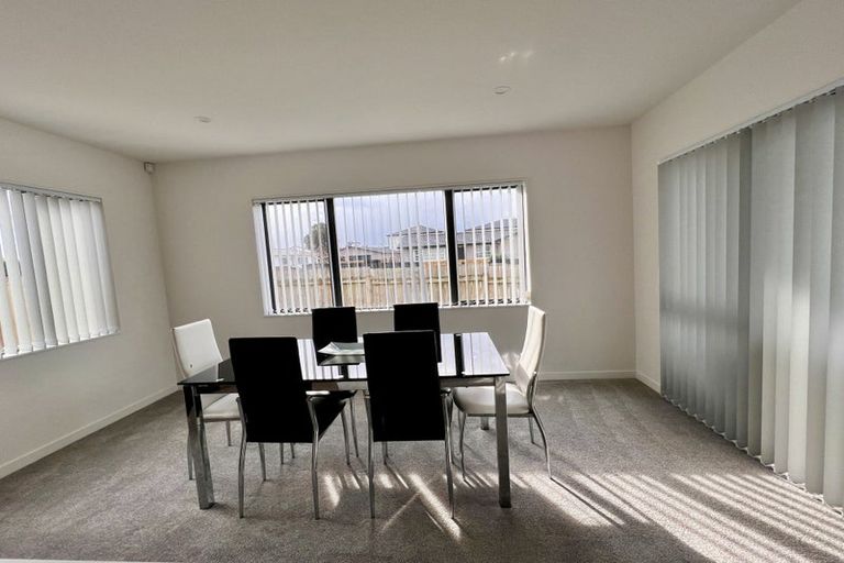 Photo of property in 2 Fiesta Drive, Half Moon Bay, Auckland, 2012