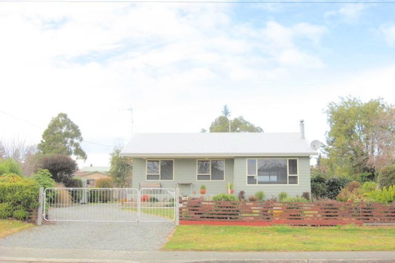 Photo of property in 22 Dusky Street, Te Anau, 9600