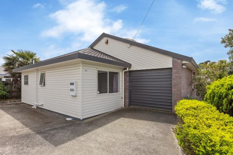 Photo of property in 8a Langton Road, Stanmore Bay, Whangaparaoa, 0932