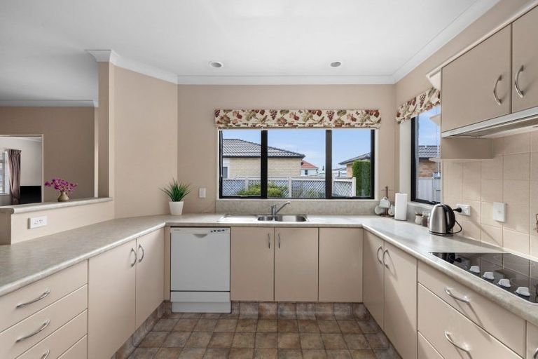 Photo of property in 5a Avondale Road, Taradale, Napier, 4112