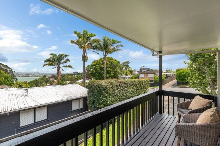 Photo of property in 4 Sispara Place, Beach Haven, Auckland, 0626
