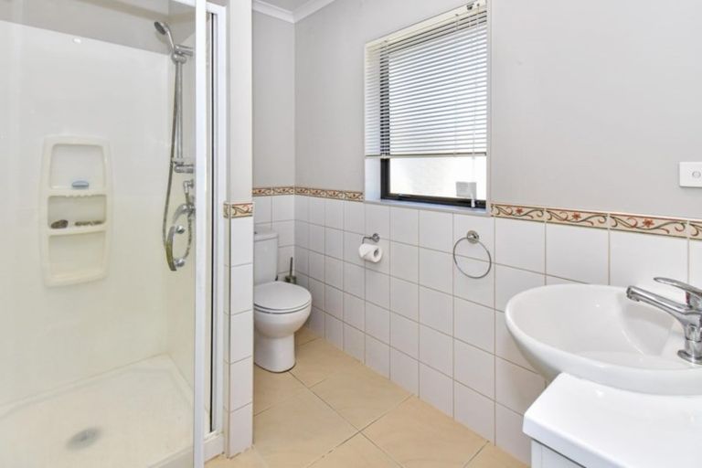 Photo of property in 7 Beverage Place, Rosehill, Papakura, 2113