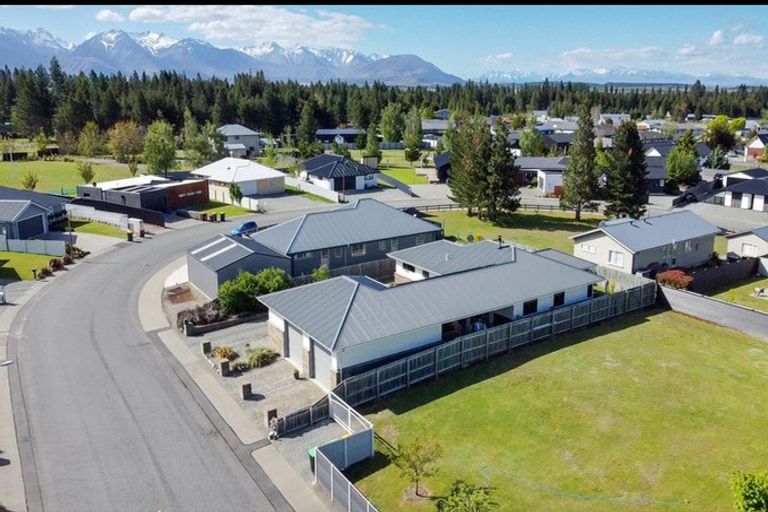 Photo of property in 27 Rhoboro Road, Twizel, 7901