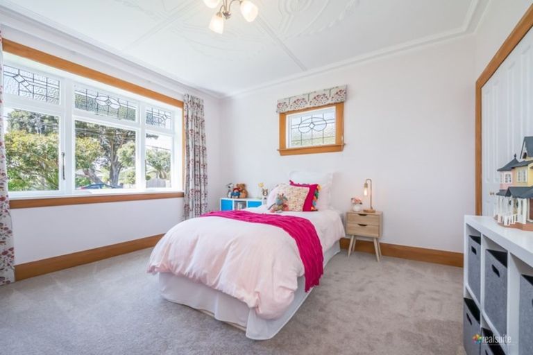 Photo of property in 38 Saint Ronans Avenue, Waterloo, Lower Hutt, 5011