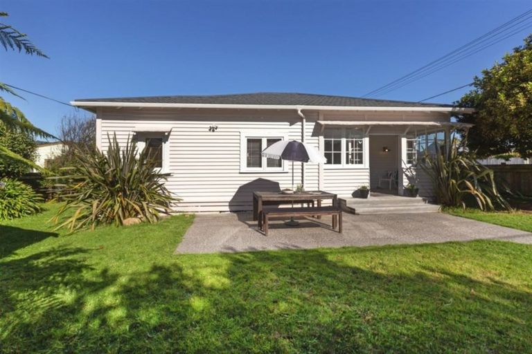 Photo of property in 13 Rauparaha Street, Waikanae Beach, Waikanae, 5036