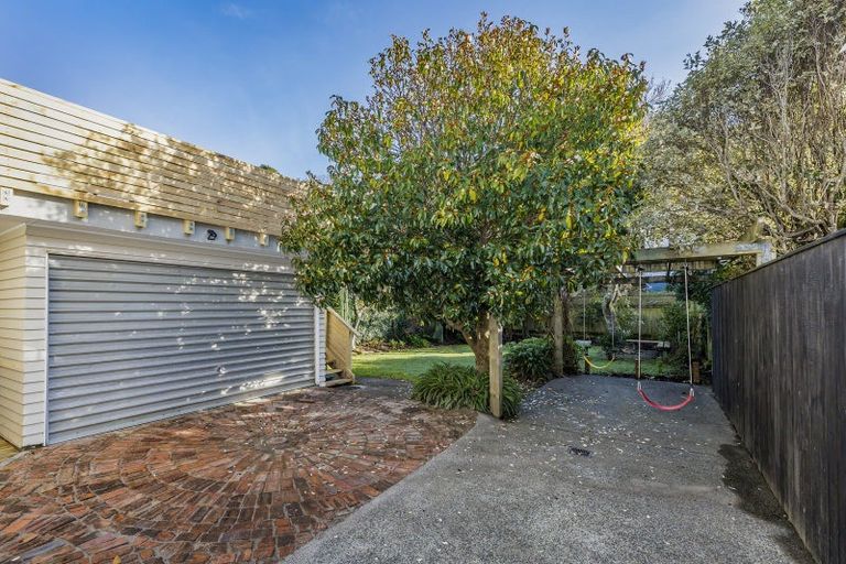Photo of property in 8 Friend Street, Karori, Wellington, 6012