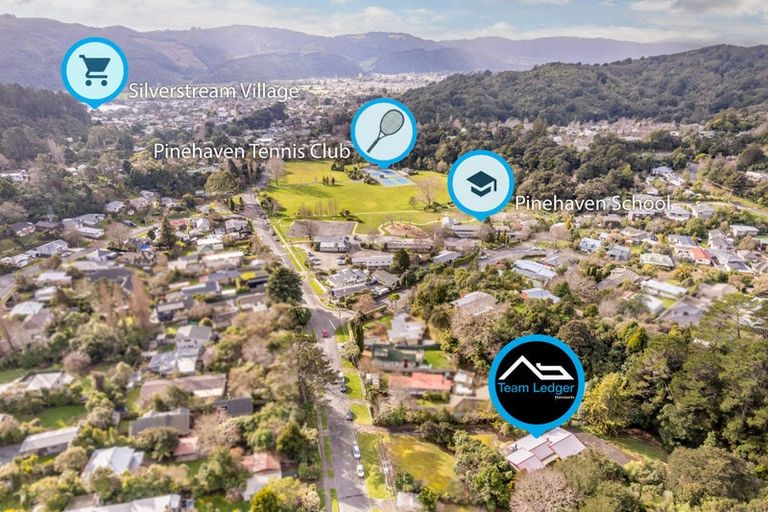 Photo of property in 99 Pinehaven Road, Pinehaven, Upper Hutt, 5019