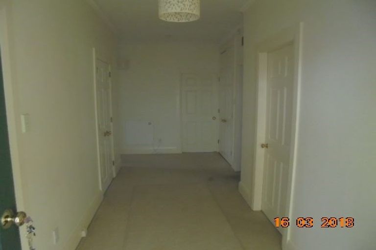 Photo of property in 14 Saint Albans Grove, Woburn, Lower Hutt, 5010