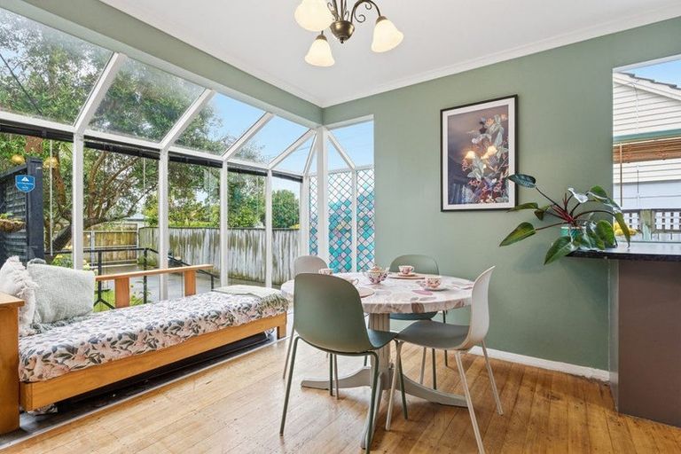 Photo of property in 24 Maxwell Avenue, Durie Hill, Whanganui, 4500