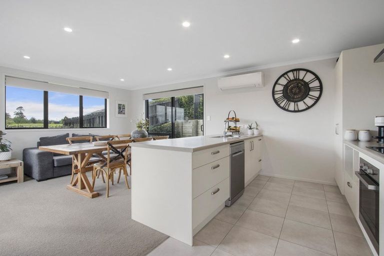 Photo of property in 5 Cascade Way, Omokoroa, 3114