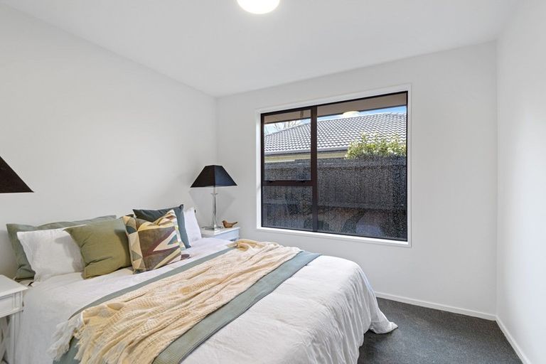 Photo of property in 1/14 Innisfree Place, Northwood, Christchurch, 8051