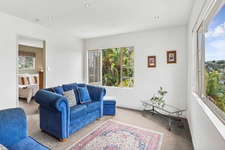 Photo of property in 68 Saddleback Rise, Murrays Bay, Auckland, 0630