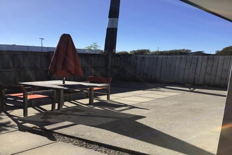 Photo of property in 18 Royal Oak Drive, Kelvin Grove, Palmerston North, 4414