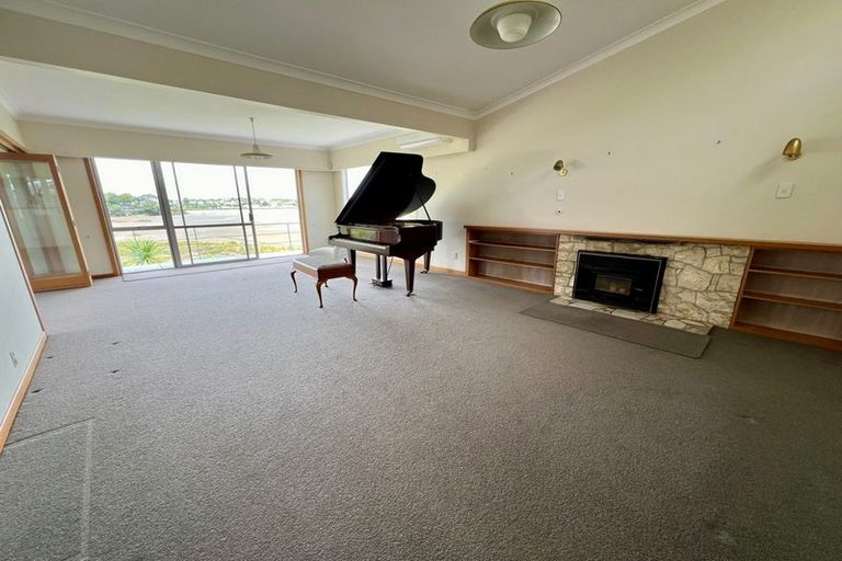 Photo of property in 1/15 Birkley Road, Bayswater, Auckland, 0622