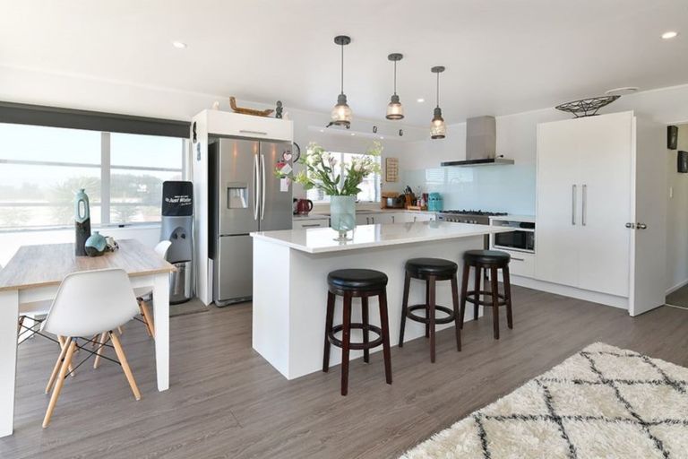 Photo of property in 10 Everard Avenue, Army Bay, Whangaparaoa, 0930