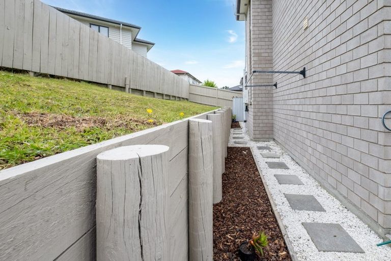Photo of property in 140 Keri Vista Rise, Papakura, 2110
