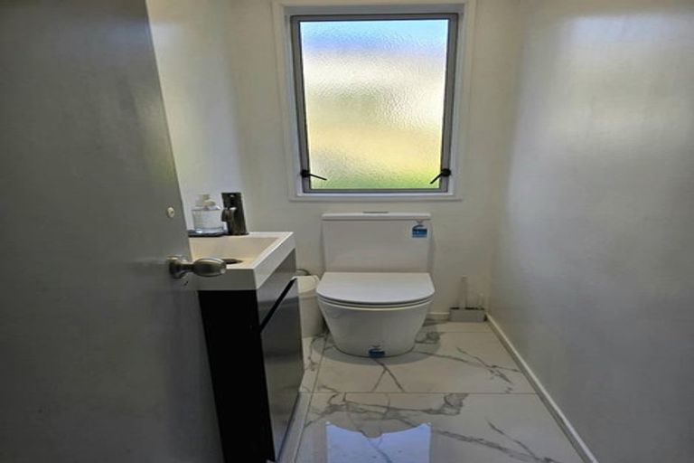 Photo of property in 6 Ronald Woolf Place, Churton Park, Wellington, 6037