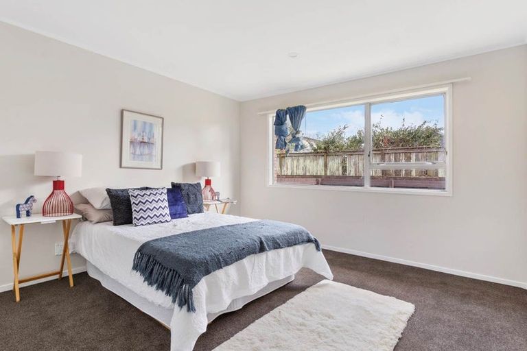 Photo of property in 2/94 Beaumonts Way, Manurewa, Auckland, 2102