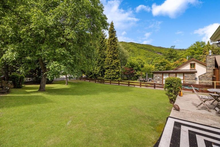 Photo of property in 74 Buckingham Street, Arrowtown, 9302
