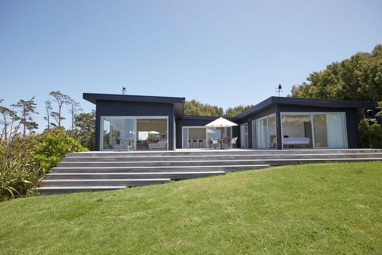 Photo of property in 15 Elizabeth Point Road, Kawau Island, 0920