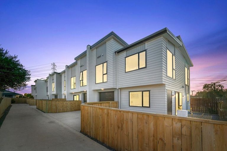 Photo of property in 24e Aurea Avenue, Pakuranga, Auckland, 2010