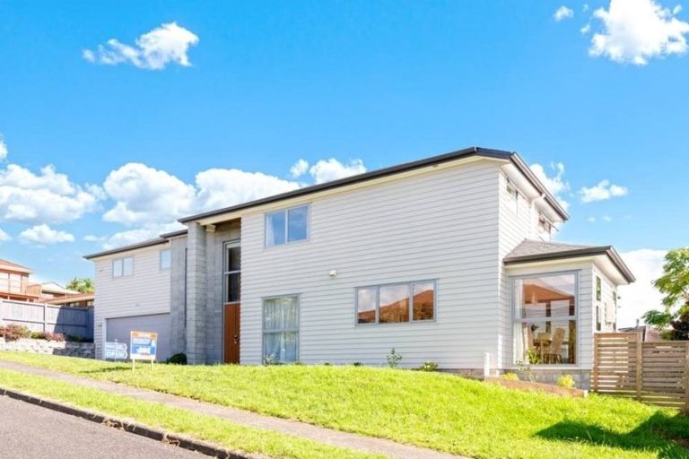 Photo of property in 38a Mark Edward Drive, Half Moon Bay, Auckland, 2012