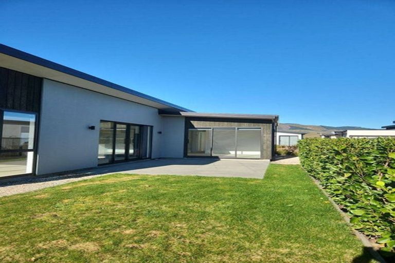 Photo of property in 12 Hill Tops Way, Stoke, Nelson, 7011