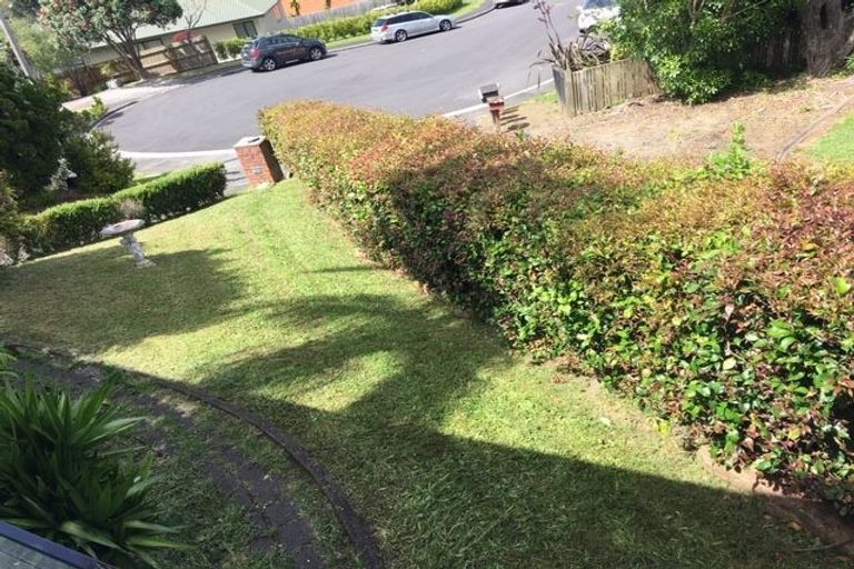 Photo of property in 15 Van Dyke Place, West Harbour, Auckland, 0618