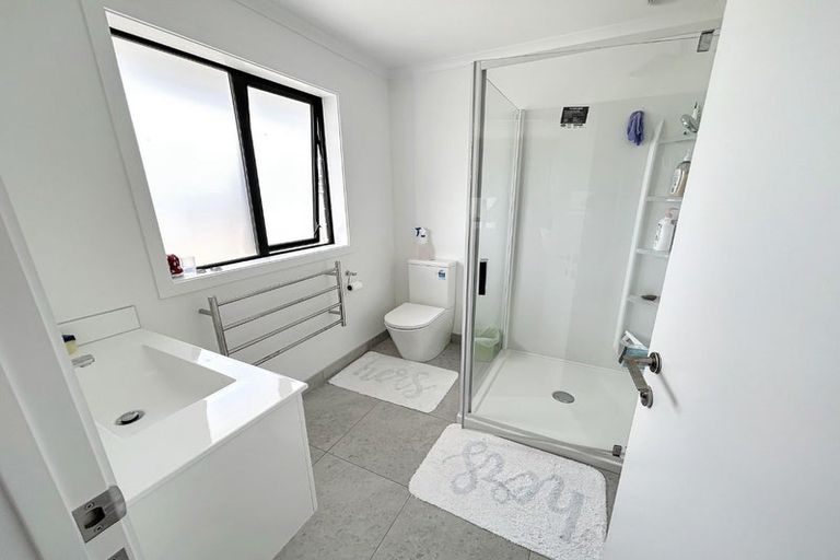 Photo of property in 26 Sardinia Grove, Fitzherbert, Palmerston North, 4410