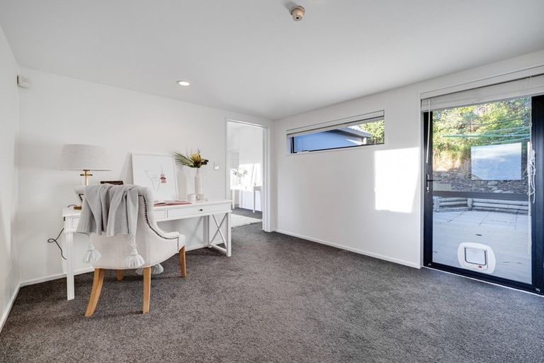 Photo of property in 25 Lookaway Place, Huntsbury, Christchurch, 8022