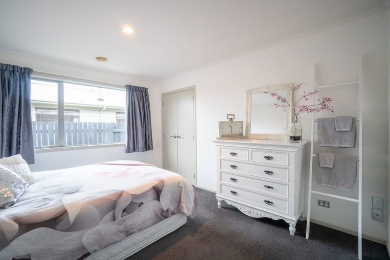 Photo of property in 3 Peppertree Glade, Kelvin Grove, Palmerston North, 4414