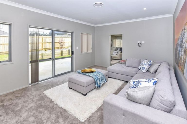 Photo of property in 11 Stonedale Drive, Pukekohe, 2120