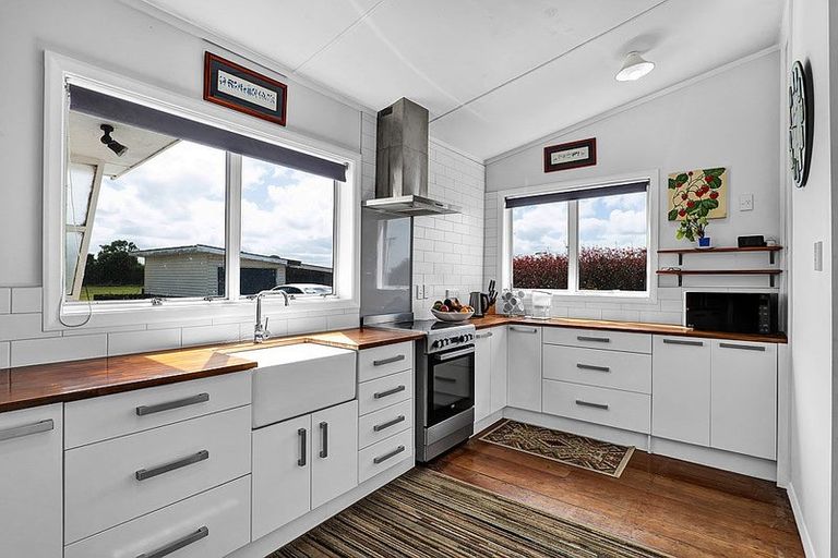 Photo of property in 84 Mawhitiwhiti Road, Normanby, Hawera, 4675