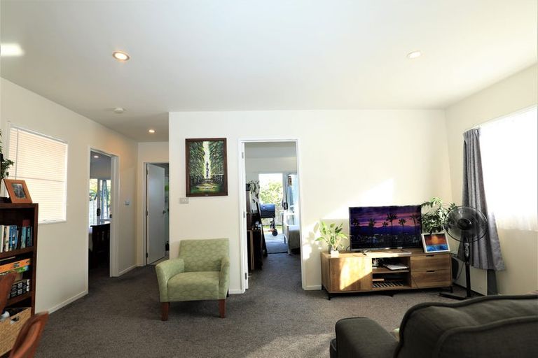 Photo of property in 56 Prince Regent Drive, Half Moon Bay, Auckland, 2012