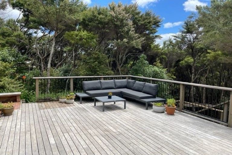 Photo of property in 8 Dalmeny Close, Murrays Bay, Auckland, 0630