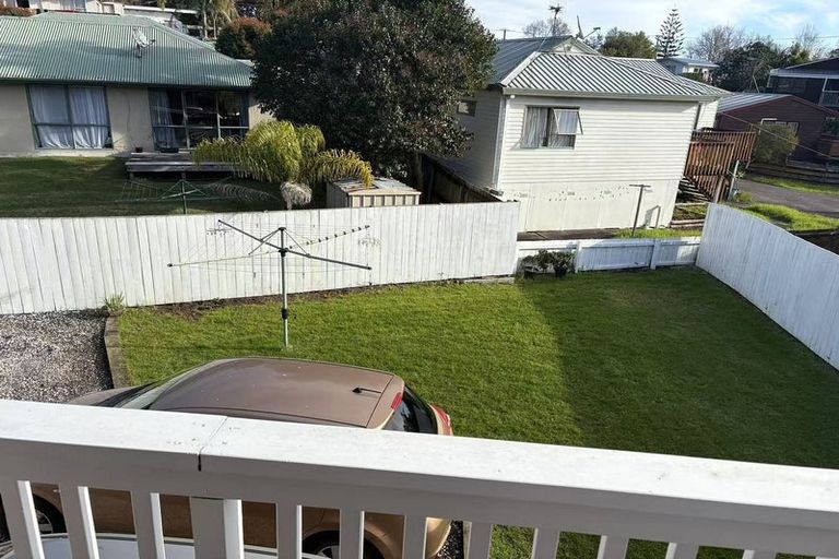 Photo of property in 2 Sheehan Road, Te Atatu South, Auckland, 0610