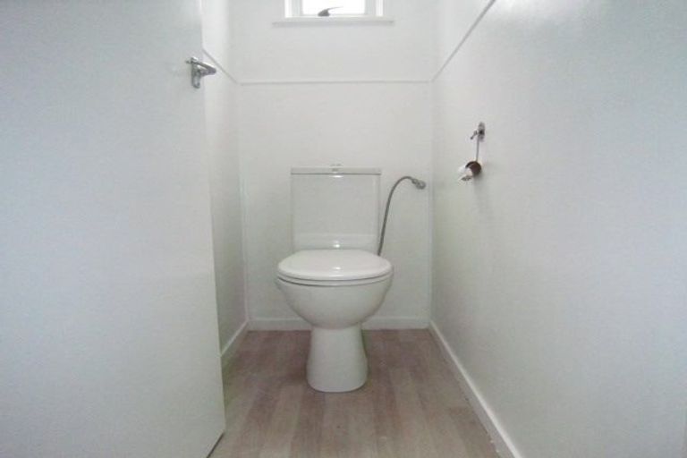 Photo of property in 38 Thornlow Street, Glendene, Auckland, 0602