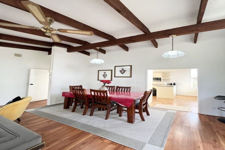 Photo of property in 165 Forrest Hill Road, Forrest Hill, Auckland, 0620