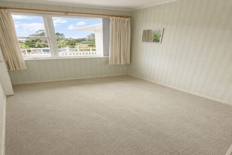Photo of property in 11 Noall Street, Te Atatu Peninsula, Auckland, 0610