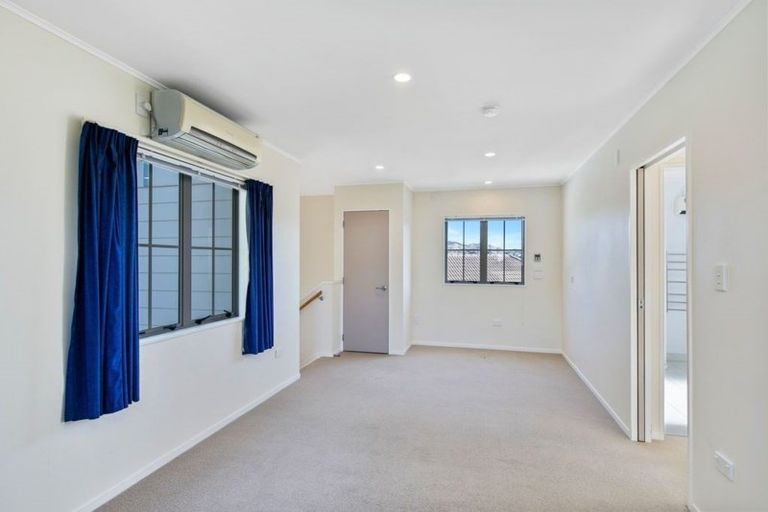 Photo of property in 148 Mark Avenue, Grenada Village, Wellington, 6037