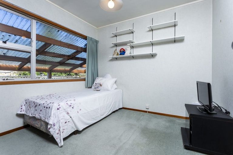 Photo of property in 2/21 Helvetia Drive, Browns Bay, Auckland, 0630