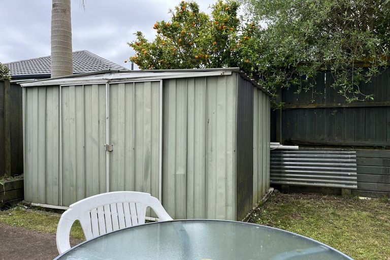 Photo of property in 4 Lissleton Drive, East Tamaki, Auckland, 2013