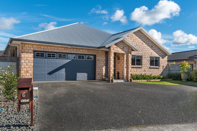 Photo of property in 6 Avonbrook Lane, Pukekohe, 2120