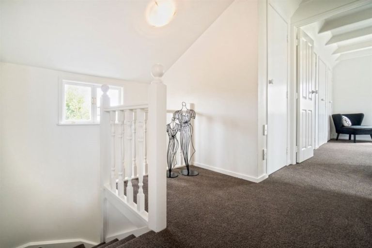 Photo of property in 1/14 Otakau Road, Milford, Auckland, 0620