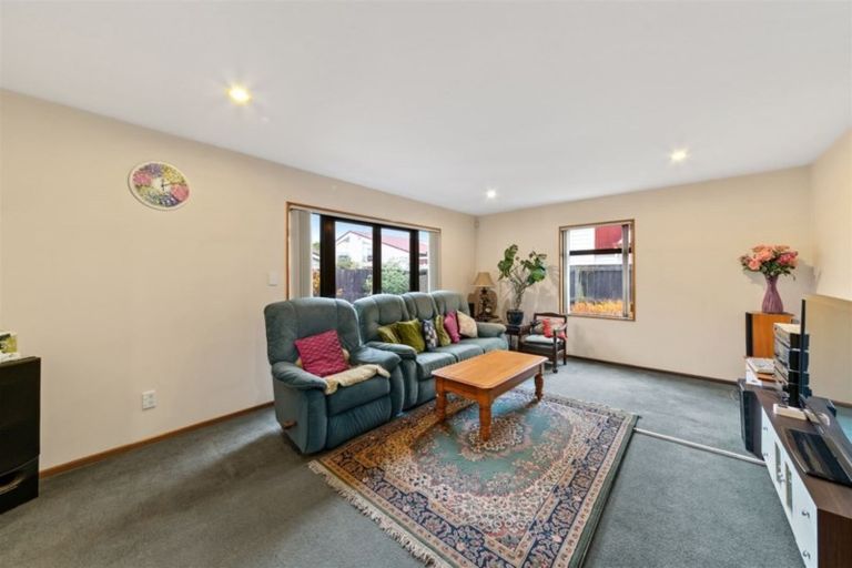 Photo of property in 2/232 Waimairi Road, Ilam, Christchurch, 8041