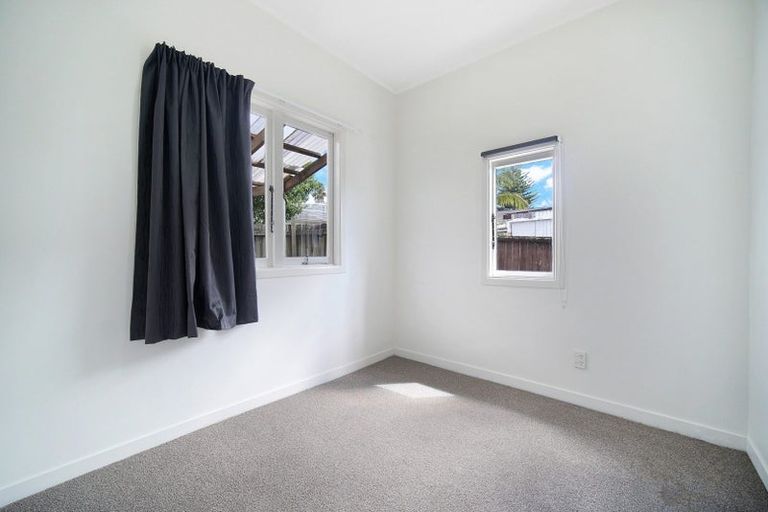 Photo of property in 1/36 Miro Street, New Lynn, Auckland, 0600